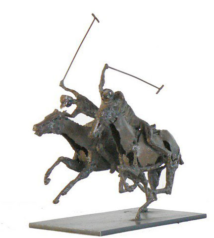 Escultura de caballos jugando al Polo