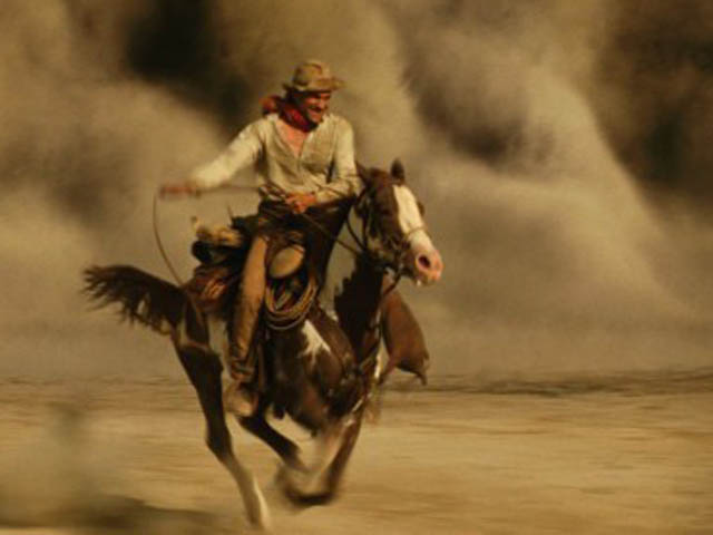 El caballo Hidalgo mustang norteamericano participando de la carrera de 3000 millas Oceanos de Fuego en Arabia