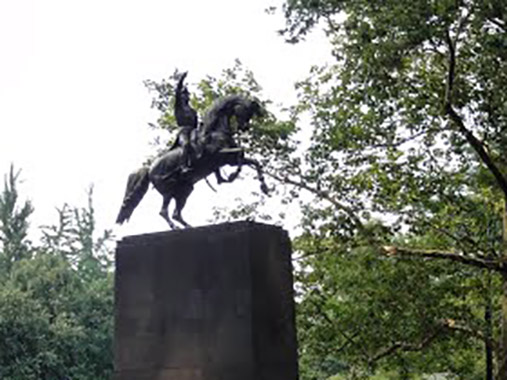 Estatua a caballo del Gral Don José de San Martin, en el Central Park de New York, Estados Undos.